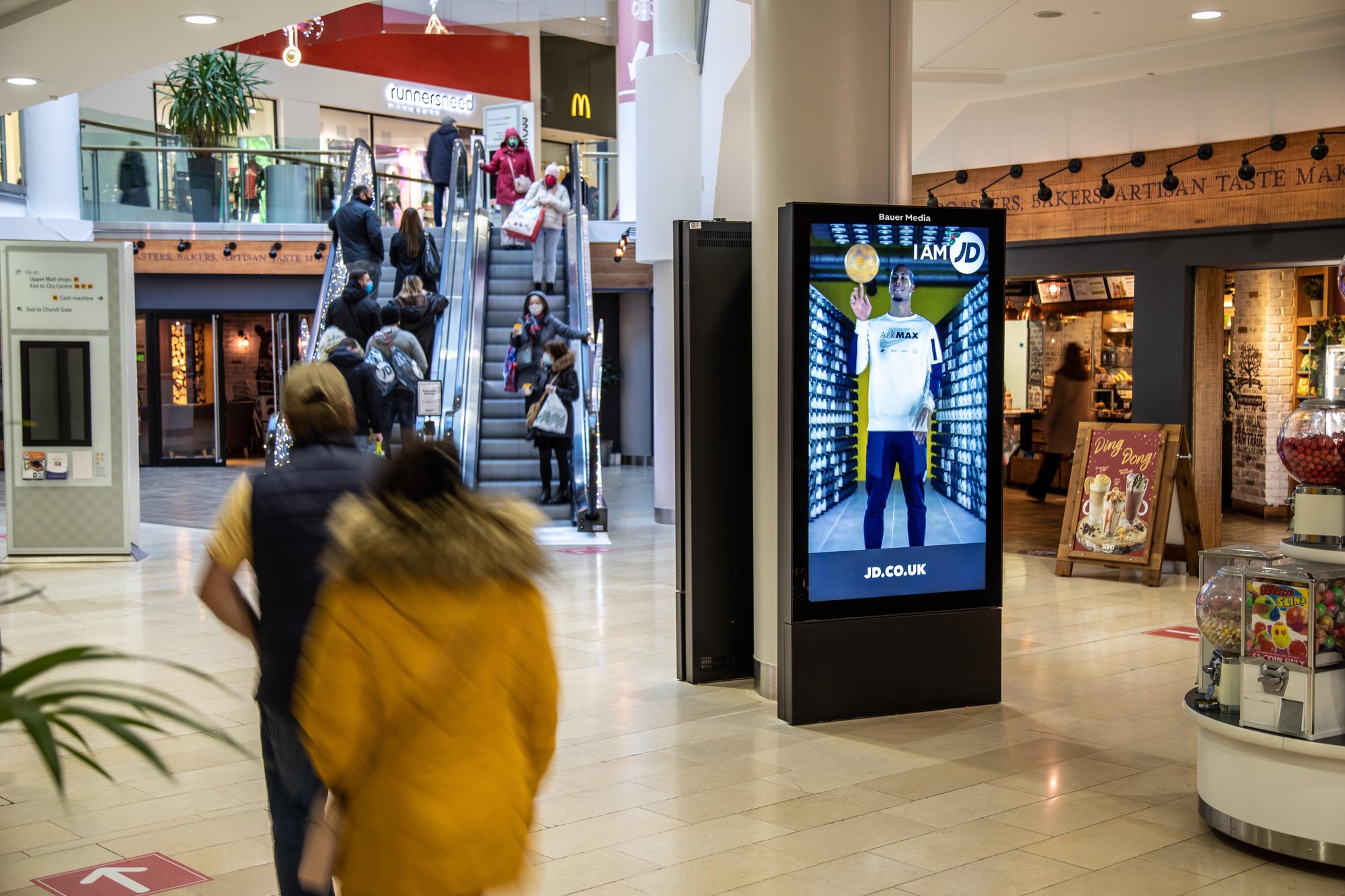 jd-sports_301120_near-escalator_b5-4bp